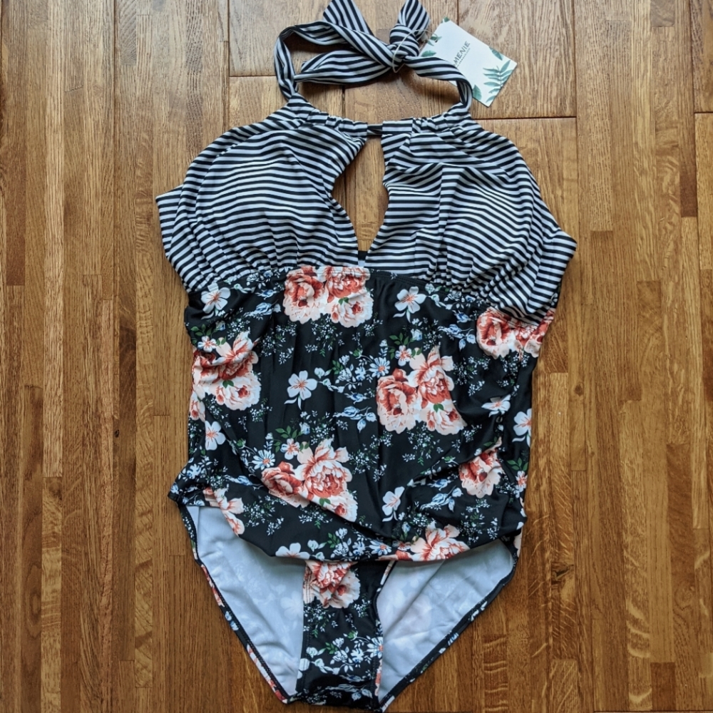 EoMENIE Halter Ruffle Front One Piece Swimsuit, XL